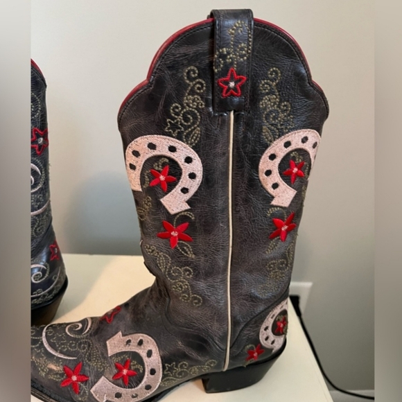 J.B. Dillon Shoes - Western Rockabilly Cowboy Boots with Red and Pink Embroidery Lucky HorseShoe 8